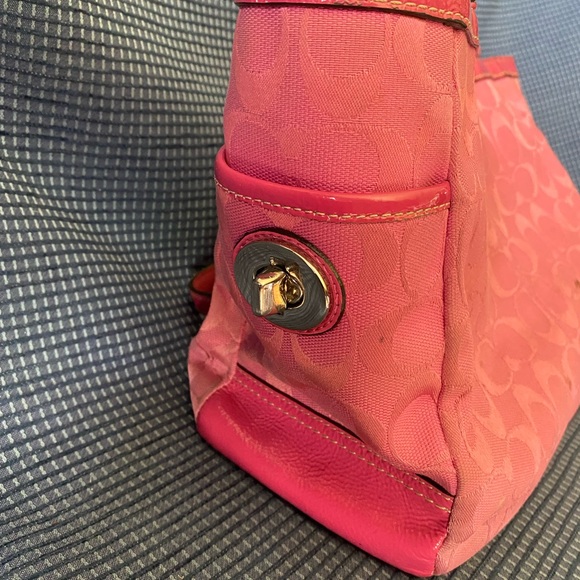 Coach Barbie pink Signature Bag with Silver Fasteners - Picture 7 of 7